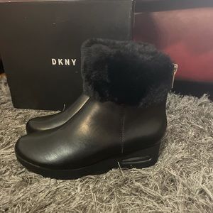 DNKY short wedge booties with shearling fur.